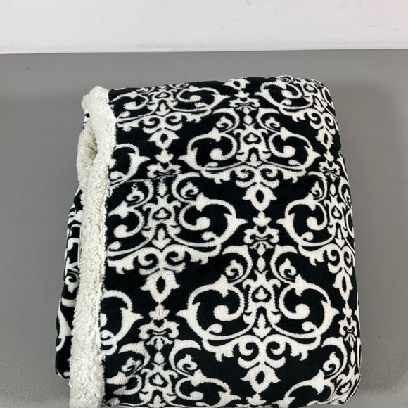 Lavish Home Reversible Fleece Blanket - 50-Inch x 60-Inch Machine-Washable Sherp - Picture 5 of 7